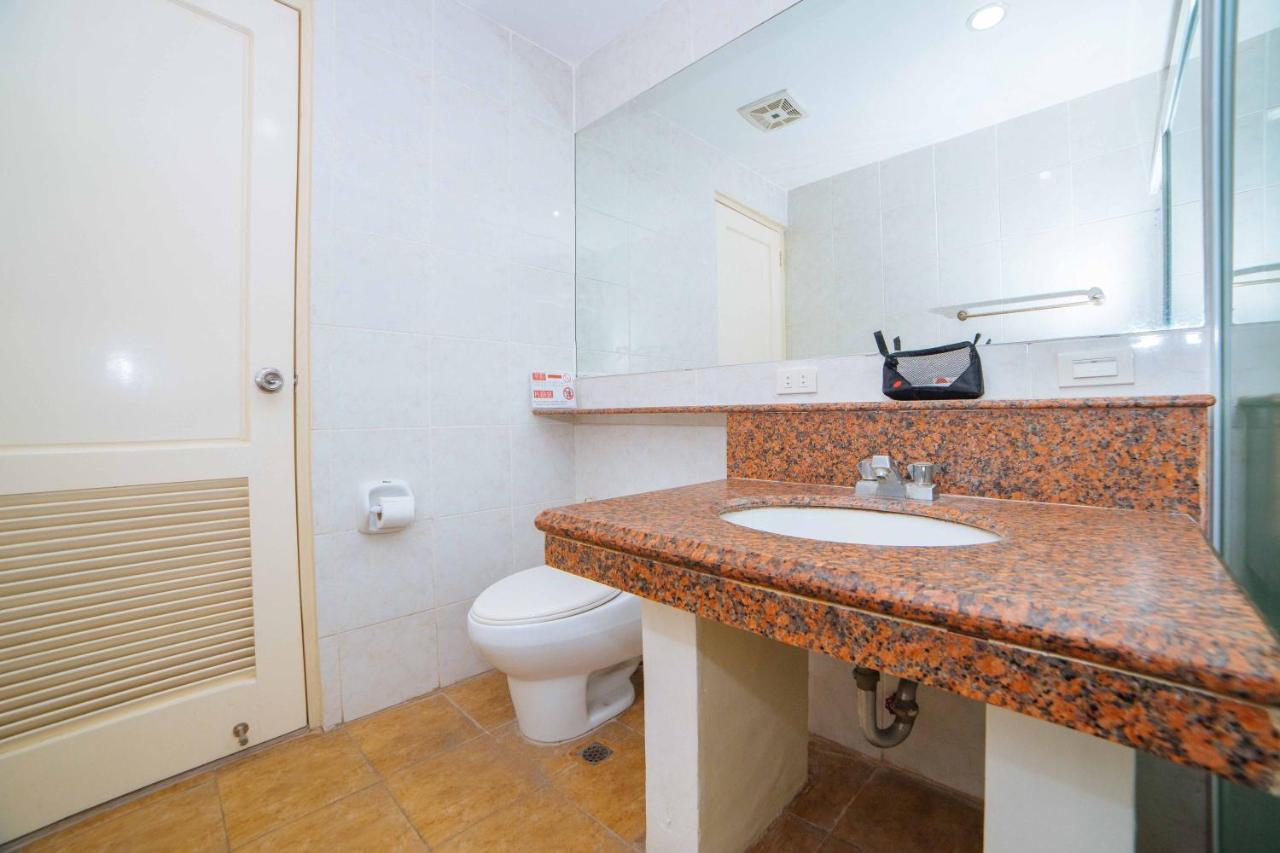 Reddoorz Premium @ Korea Town Angeles City Екстер'єр фото