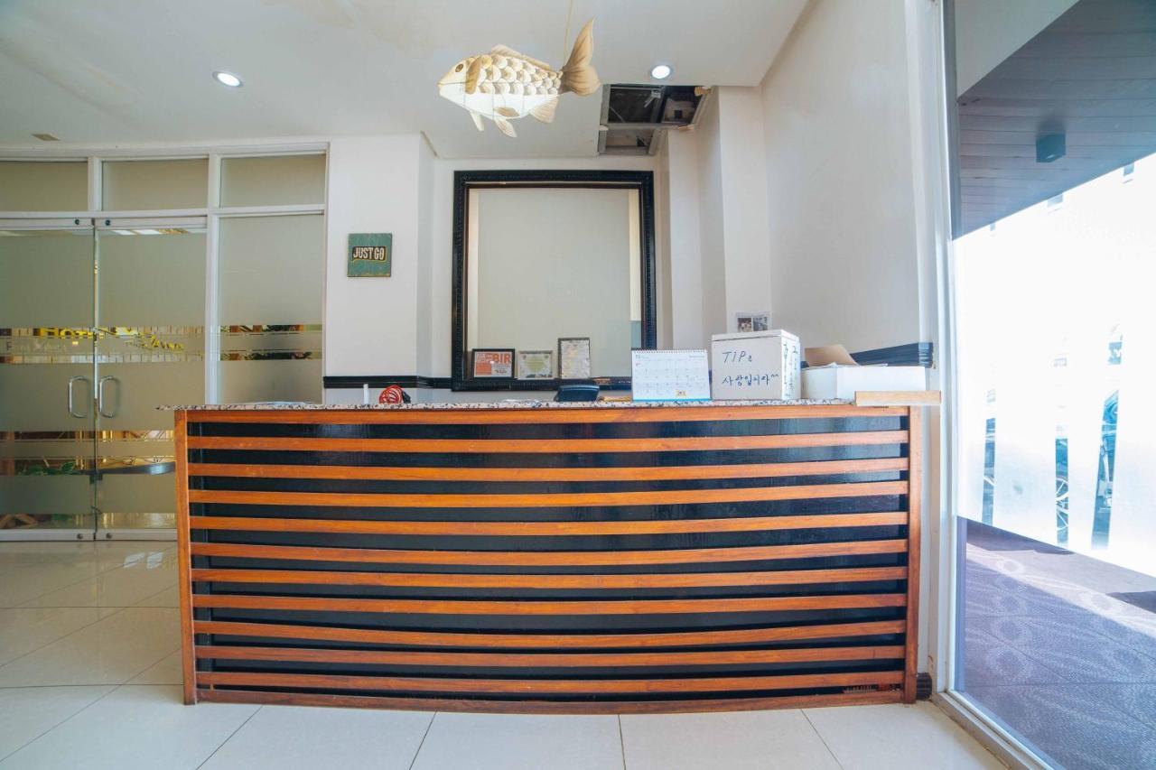 Reddoorz Premium @ Korea Town Angeles City Екстер'єр фото